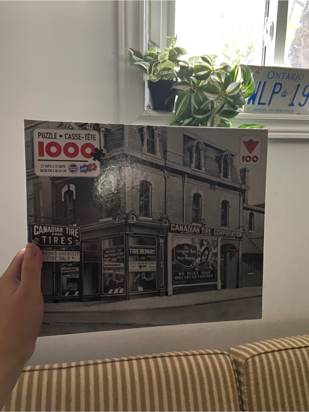 1000-Piece Black & White Vintage Canadian Tire Puzzle